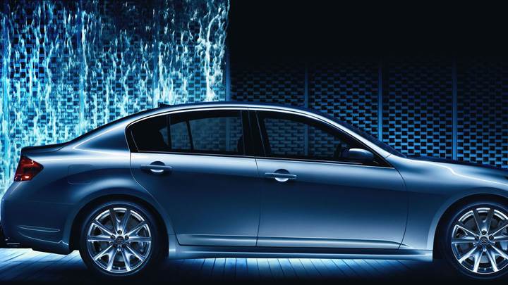 2009 Infiniti G37 In Blue Night Pose